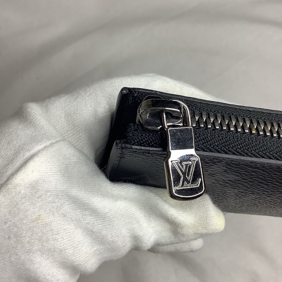 LOUIS VUITTON Monogram Graphite Eclipse Coin Purse - Picture 3 of 10